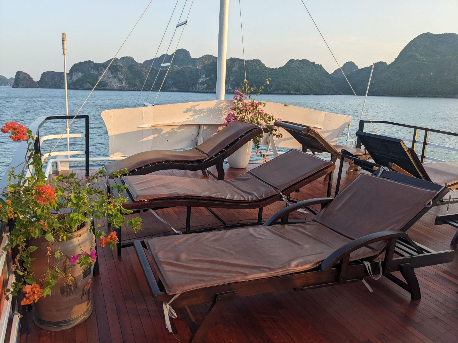 Lan Ha – Viet Hai 5★ Day Cruise